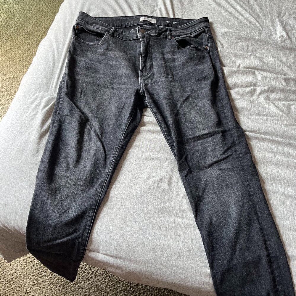 Mens black jeans (36x32)